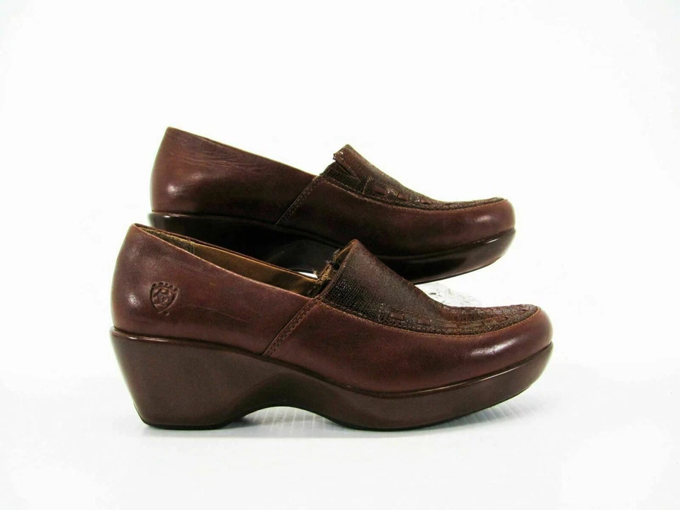 Zueco mocasín de cuero marrón talla 7,5 M Ariat para mujer usado qp