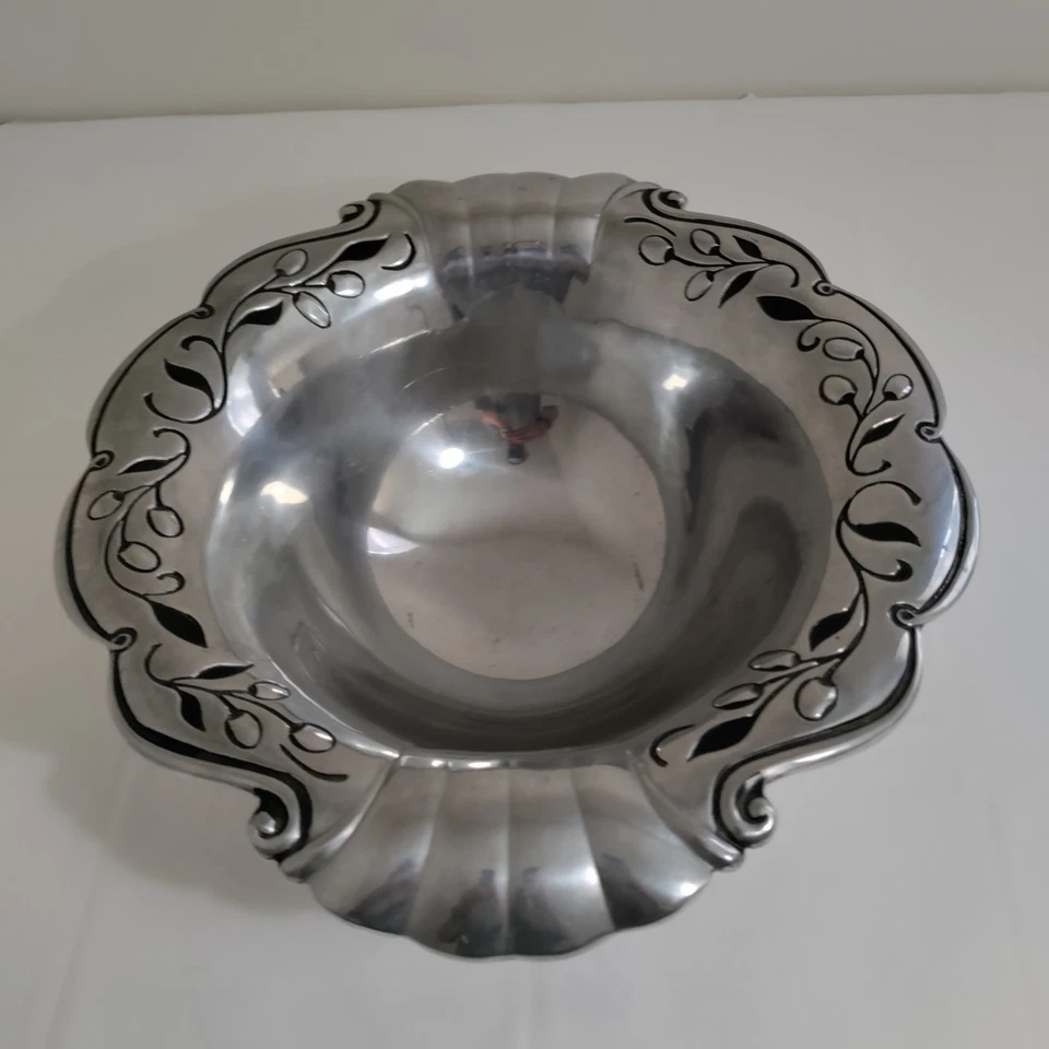 Elegent Large Lenox Metal Serveware - Image 3 of 4