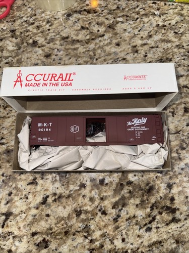 Accurail HO 5016 50' soldado AAR Boxcar MKT (kit) RD# 90194 | Zustand: New