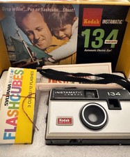 Vintage Kodak Instamatic 134 In Original Box With Manual And Sylvania Flash Cube