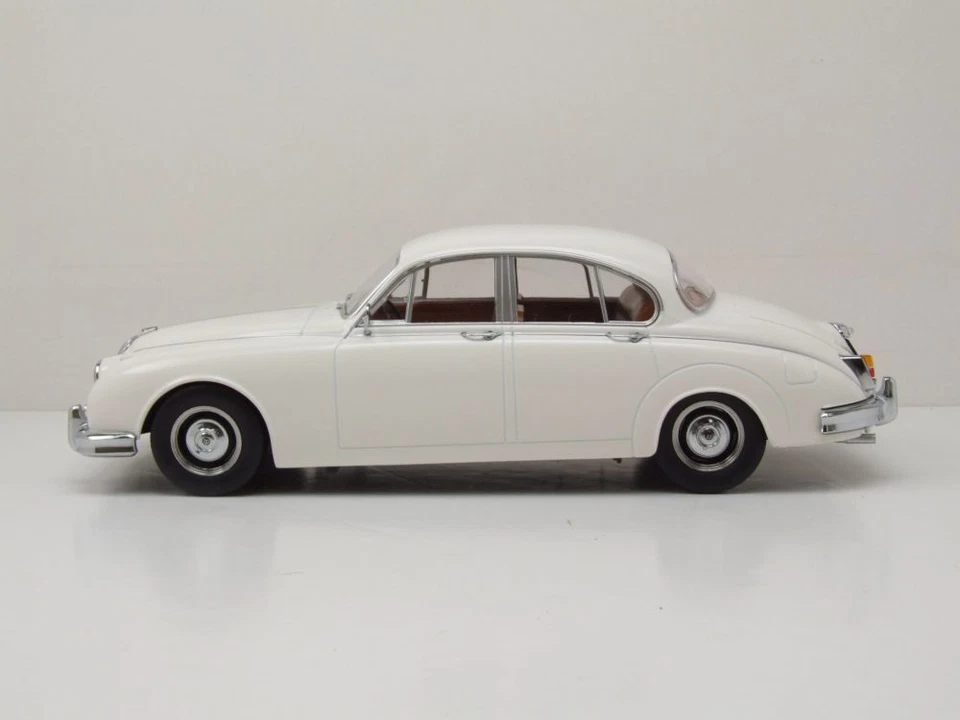 Daimler 250 V6 LHD 1962 Bianco Modellino 1:18 KK Scale - Immagine 3 di 4