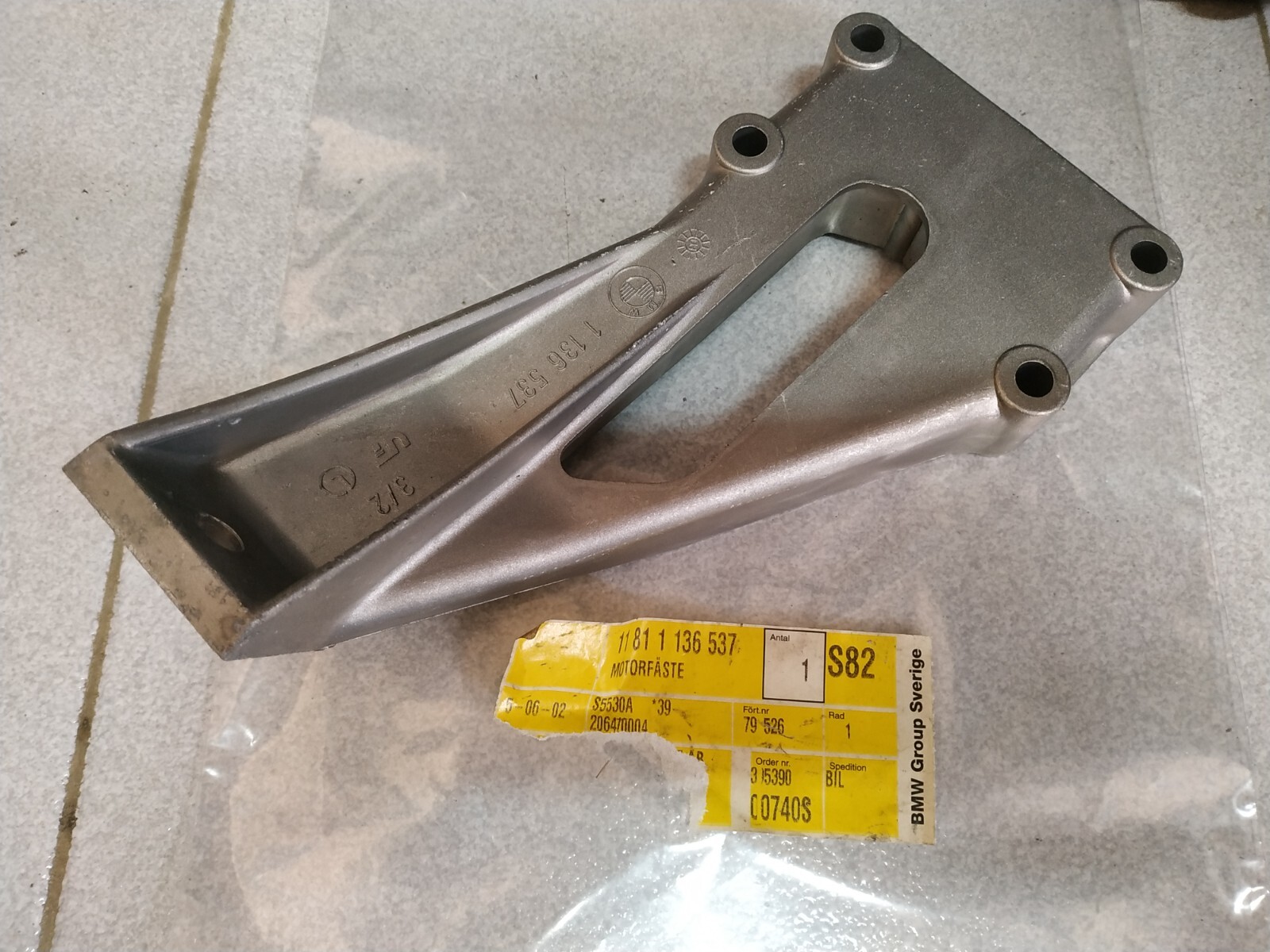 BMW E34 engine mount left M50 !NEW! GENUINE 11811136537 eBay