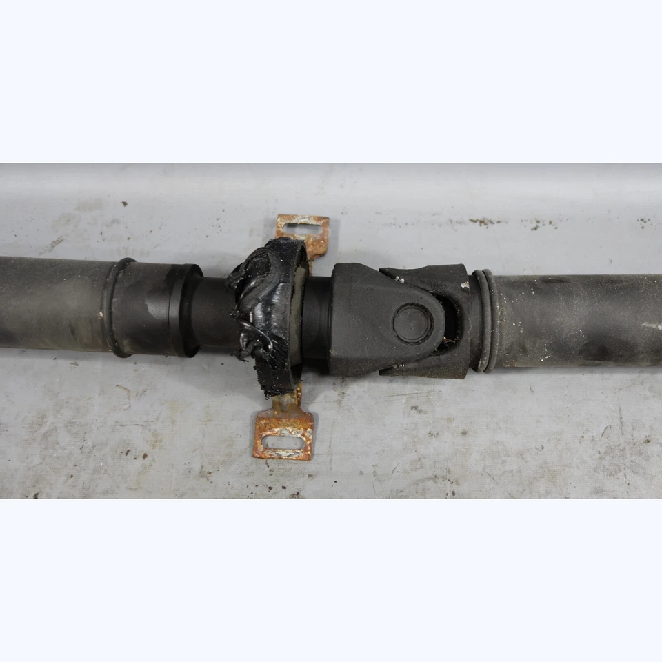 Поврежденный приводной пропеллерный вал 2001-2003 BMW E39 525i 530i для оригинальной автоматической коробки передач - Изображение 3 из 4