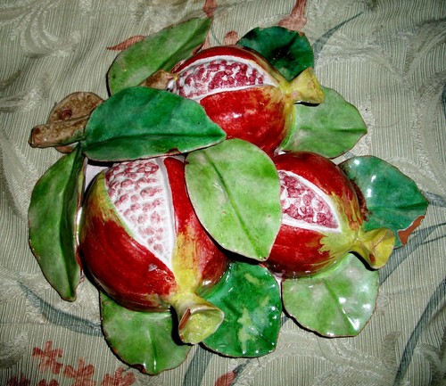 PORCELAIN POMEGRANATE THREE DIMENSIONAL HOME WALL ART DÉCOR ITALY 9” TALL - Picture 4 of 12