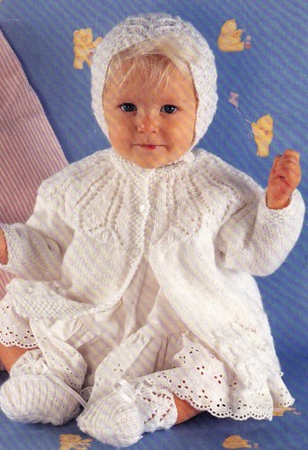 BABY ~ MÄDCHEN ~ JACKE ~ HAUBE ~ STIEFEL ~ DOPPELTES STRICKMUSTER ~ GRÖSSE 16-20" (X 47)