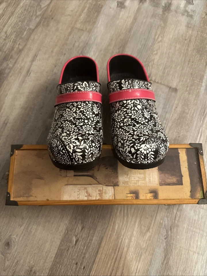 Koi Sanita Clogs Black/White Floral & Pink Strap/Trim Women’s Size EU 39 US 8.5 - Image 4 of 4