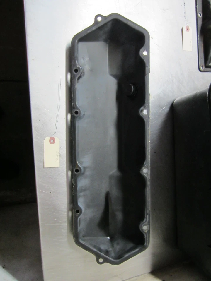 Right Valve Cover From 1997 Ford F-250 HD  7.3  Power Stoke Diesel - Image 3 of 4