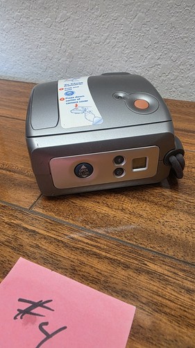 Vintage Polaroid One 600 Folding Instant Camera - Picture 2 of 3