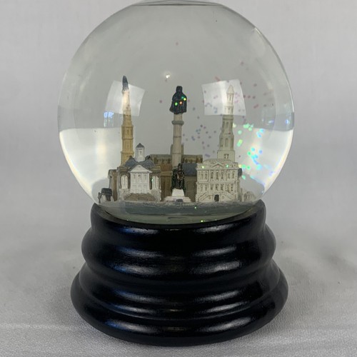 SAKS FIFTH AVENUE CHARLESTON SC LANDMARK MUSIC BOX SNOW GLOBE VINTAGE