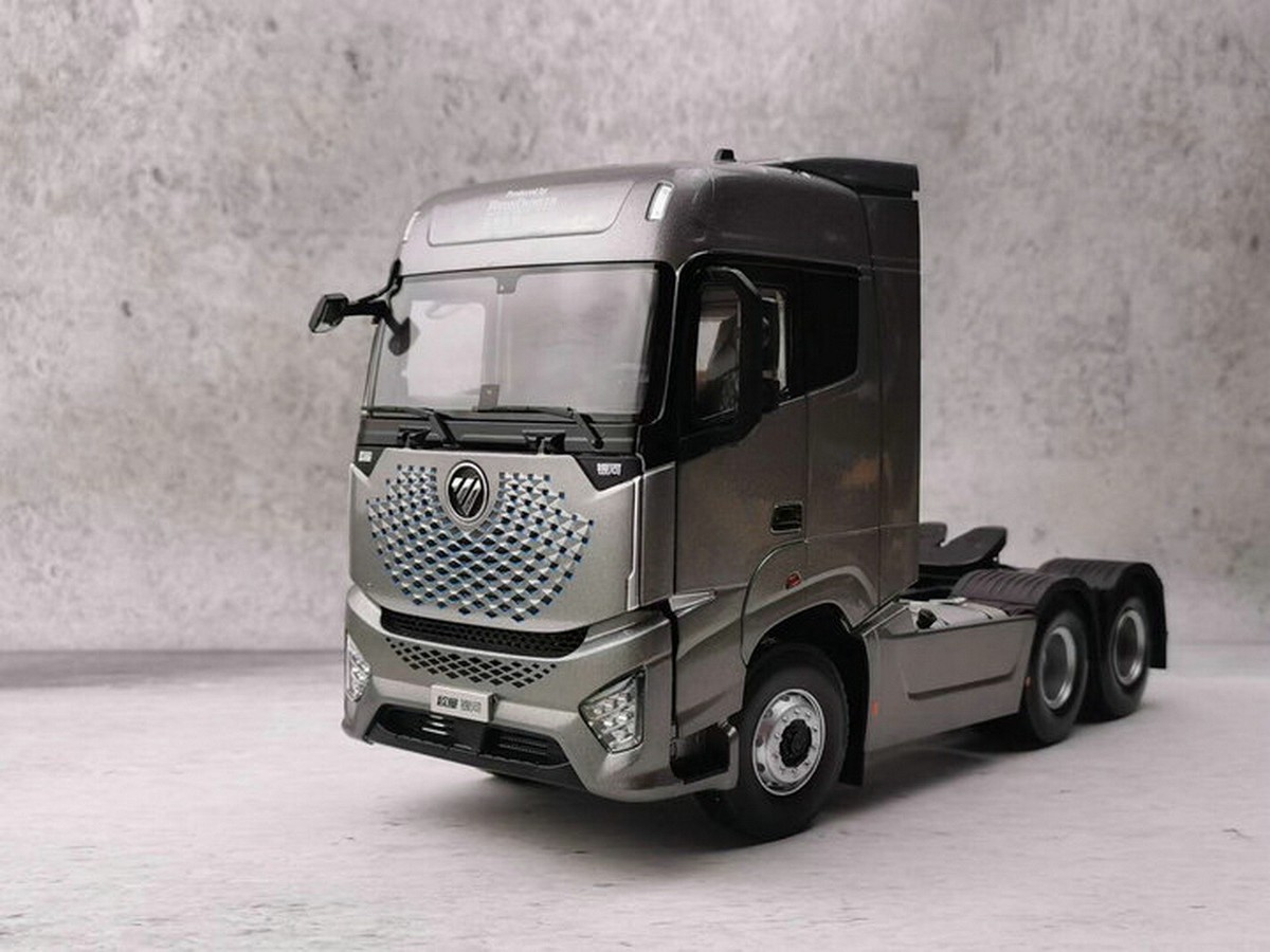 1/24 Scale Foton Dailmer Auman Galaxy Truck Silver Diecast Car