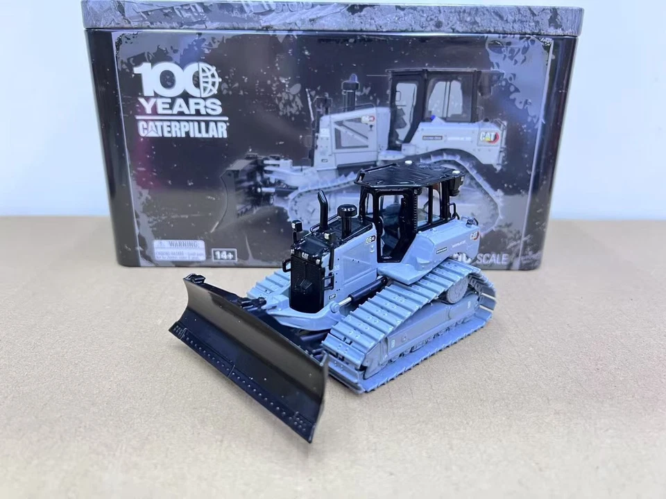 100th Cat D6 XE Lgp Track-Type Tractor Bulldozer 1:50 DieCast Masters 85554BGC - Image 3 of 4
