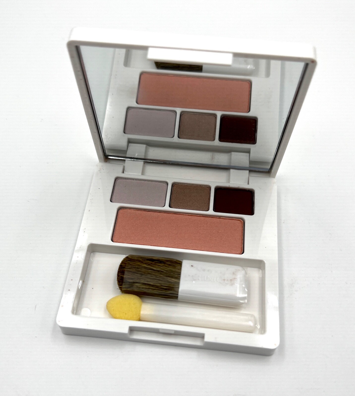 Clinique All About Shadow Day into Date/ Seashell Pink Pink Blush