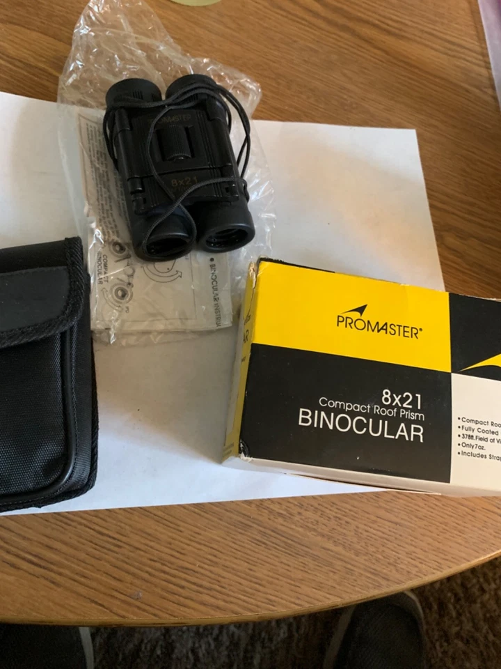 Promaster 8x21 Compact Roof Prism BINOCULAR 378 ft / 1000 yds Comes With Bag - Image 2 of 4