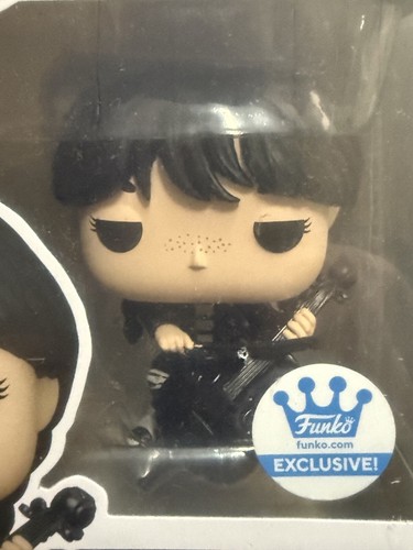 FUNKO POP! Set - WEDNESDAY ADDAMS #810, 816, 1309 & 1311 + Pop Protectors - Picture 4 of 8