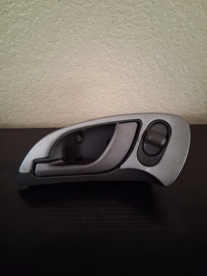 Manija de puerta interior izquierda lado conductor Acura RSX 2002-2006 Foto 2 de 4