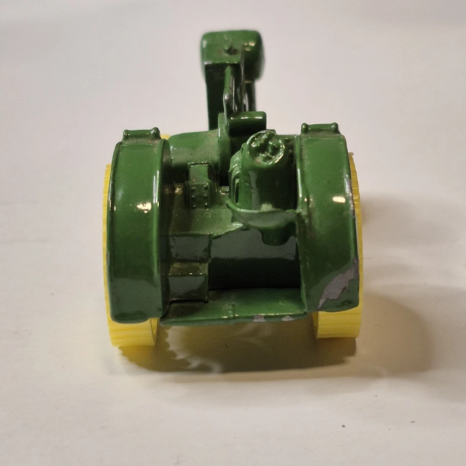 ERTL John Deere 1914 Waterloo Boy Tractor Green 1:64 - Image 3 of 4