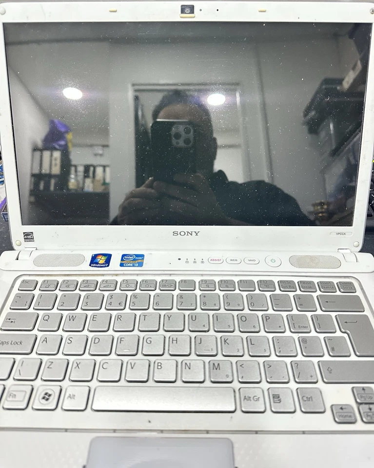 SONY VAIO 14" LAPTOP i3 2.40GHz 8GB RAM 240GB SSD WIN 10 NEW BATTERY - Image 2 of 4