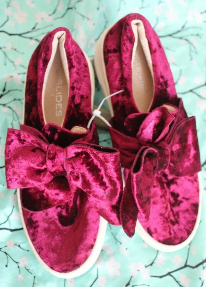 J Slides Womens Velvet Platform Sneaker with Bow - Burgundy Size US 6 NWOB - Изображение 2 из 4