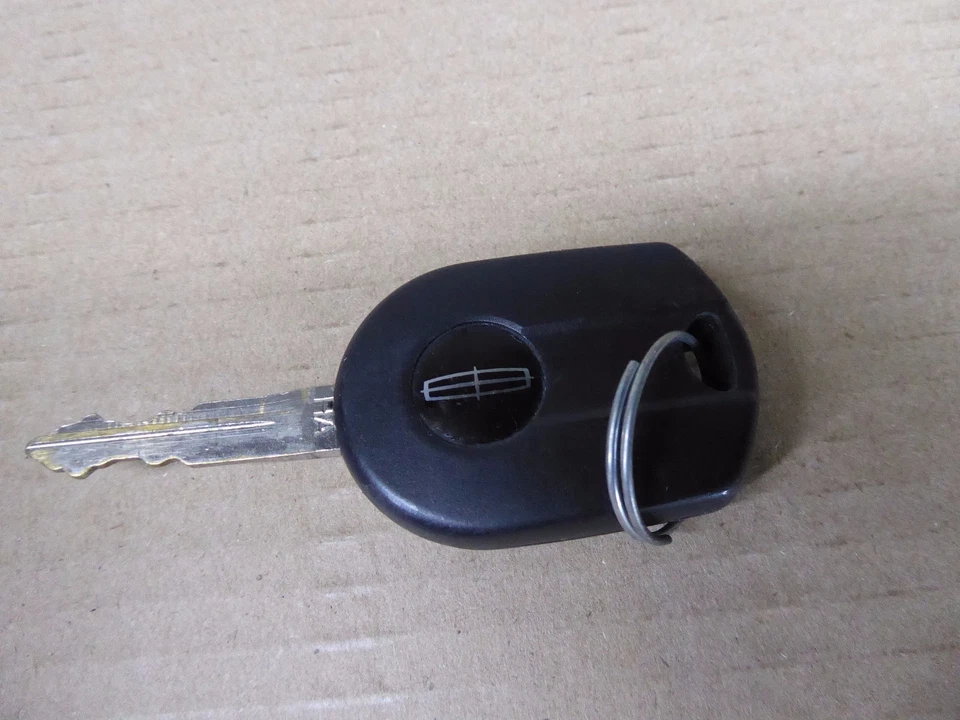 Lincoln MKZ 2011 DME Engine Computer ECU Key Ignition Set OEM BE5A12A650CF - Image 3 of 4