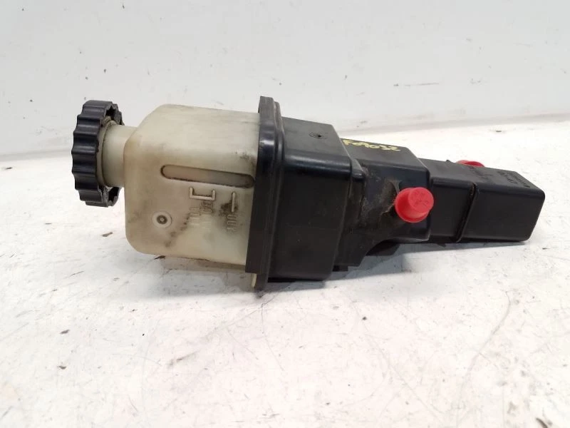 Dodge Stratus 2005 (2,7 L/sedán) depósito de dirección asistida  Foto 2 de 4