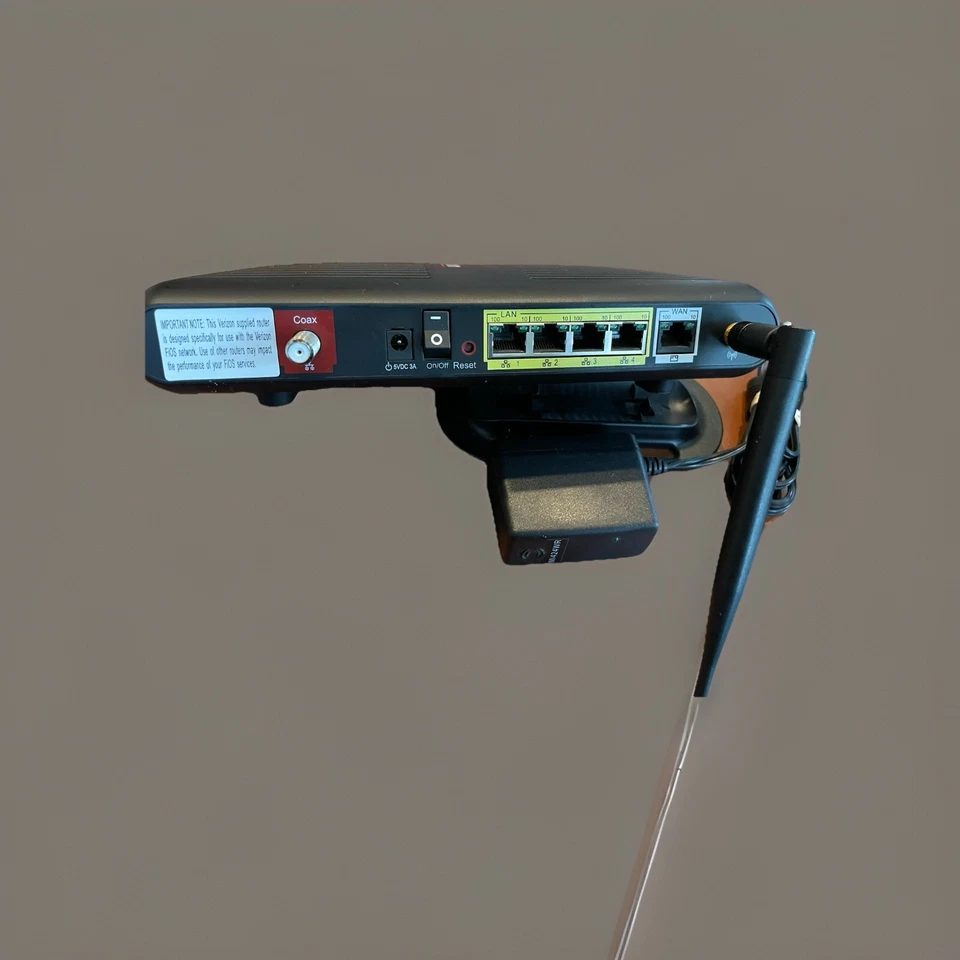 Verizon Fios  Actiontec MI424WR 300 Mbps 4-Port 10/100 Wireless G Router - Image 4 of 4