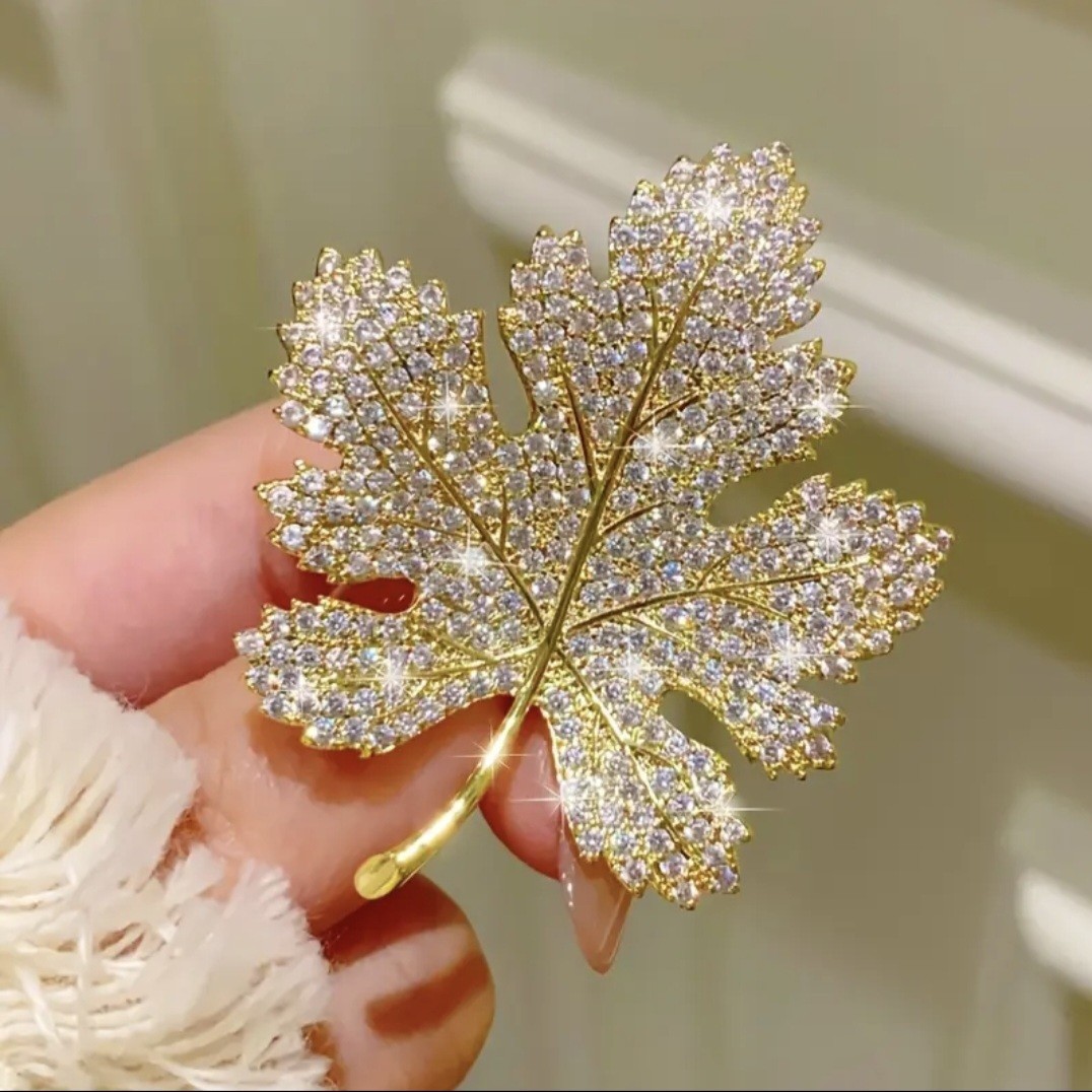 Spilla elegante a forma di foglia con strass foto 2
