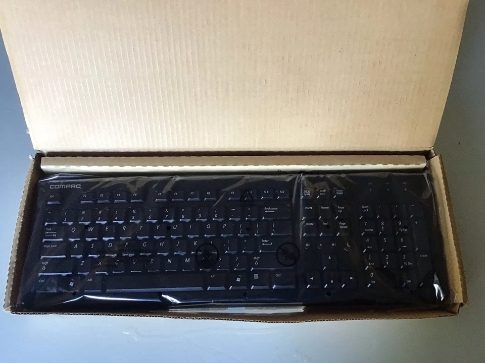 Compaq PS/2 Black 104-KEY Wired Computer Keyboard PR1101 - Brand New - Image 2 of 4