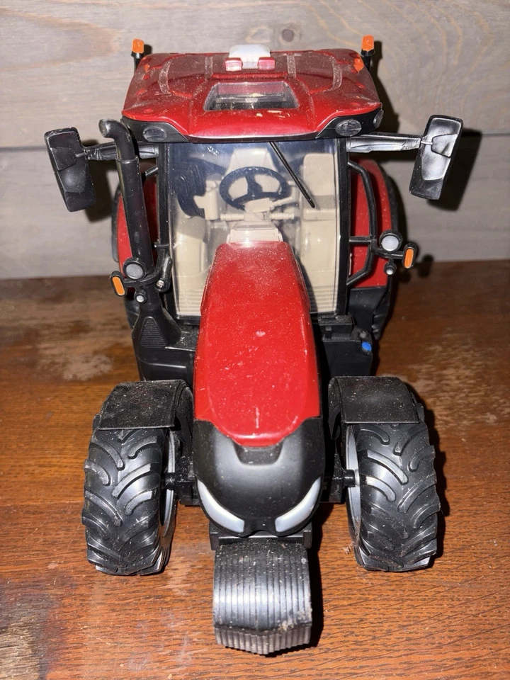 BRITAINS 1/16 CASE INTERNATIONAL HARVESTER IH 150 REMOTE CONTROL TRACTOR NO CTRL - Image 4 of 4