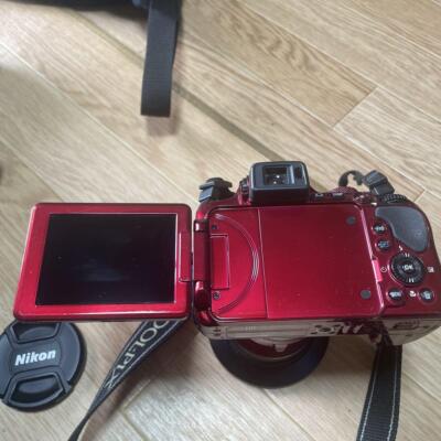 Nikon B700 20.3MP 60x Optical Zoom Coolpix Compact System Camera