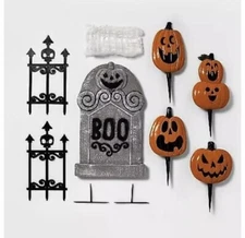 Hyde & EEK! Boutique 14pc Pumpkin Scene Setter Kit Halloween Decorative Prop New