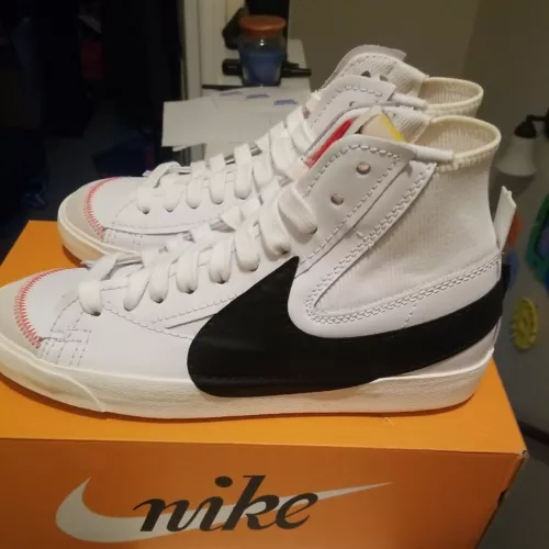 Size 12 - Nike Blazer '77 Jumbo Mid White Black free gift with purchase 