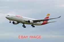 PHOTO  AIRBUS A330-302 EC-LYF IBERIA  C/N 1437 BUILT IN 2013 SEEN ARRIVING ON FL