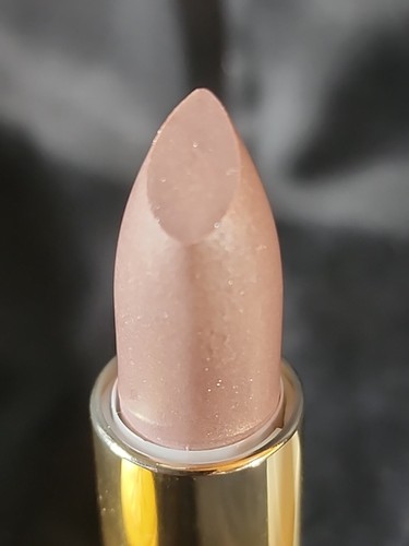 Mary Kay Signature Color Lavender Luxe .13 oz #2568 Discontinued. Cccc