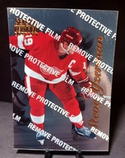 1997 Pinnacle Certified Silver Foil Steve Yzerman #41 Detroit Red Wings w/Film