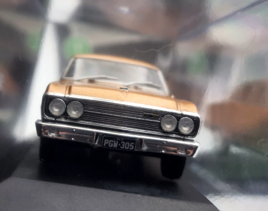 Ford FAIRLANE ZB 1968 #30 1:43 Scale Diecast Australian Classic Cars - Image 4 of 4