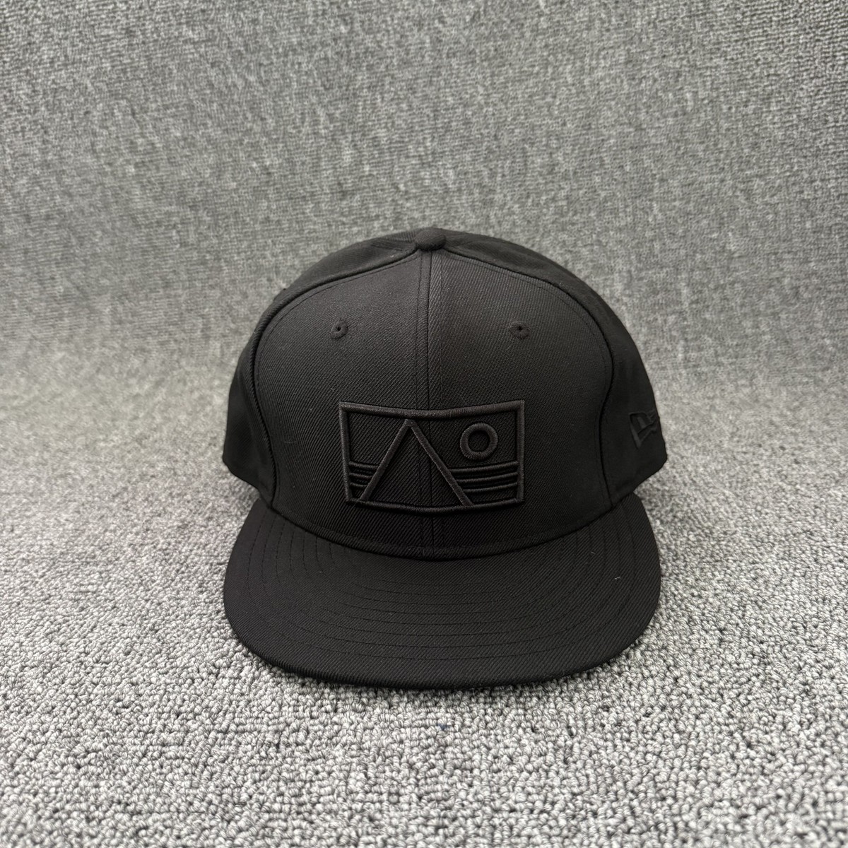 New Era 9FIFTY Geometric Snapback Flat Brim Black Adjustable One Size