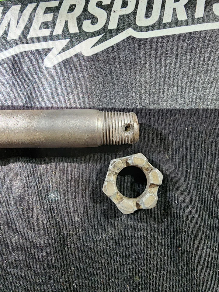 Tornillo y tuerca del eje trasero Kawasaki KX125 KX250 41068-1114 1994-1997 OEM Foto 4 de 4