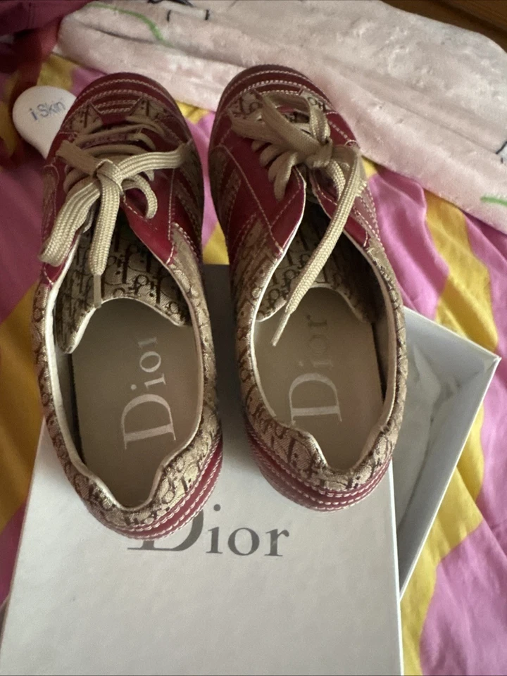 Cordón Dior. Muy bonito y cómodo. Solo usado pocas veces y todavía Foto 4 de 4