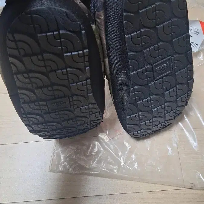 The North Face Nupsi Camo Khaki Slides, New In Box