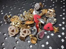 Pile Of Assorted Clip On Earrings All Pairs Earring Lot CK65