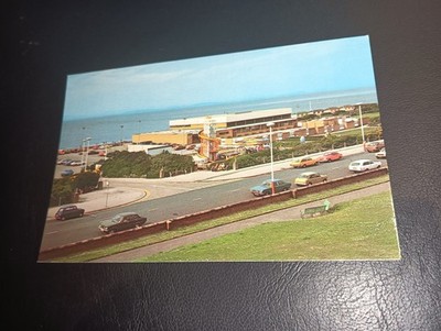 Küstenansicht & geparkte Autos, Fleetwood, Lancashire