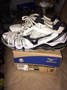 mizuno tr 8