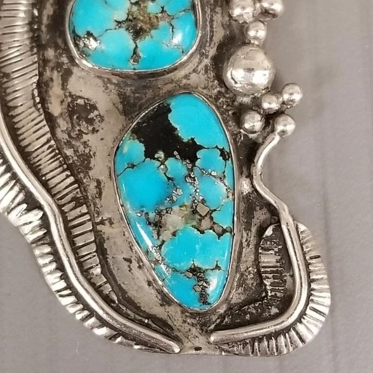 Pingente Southwest Sterling pena turquesa 925 assinado pelo artista MH flor prata - Imagem 2 de 4