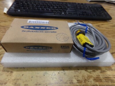 Banner Model: SM312FV Miini-Beam Fiber.  P/N: 25649.  New Old Stock
