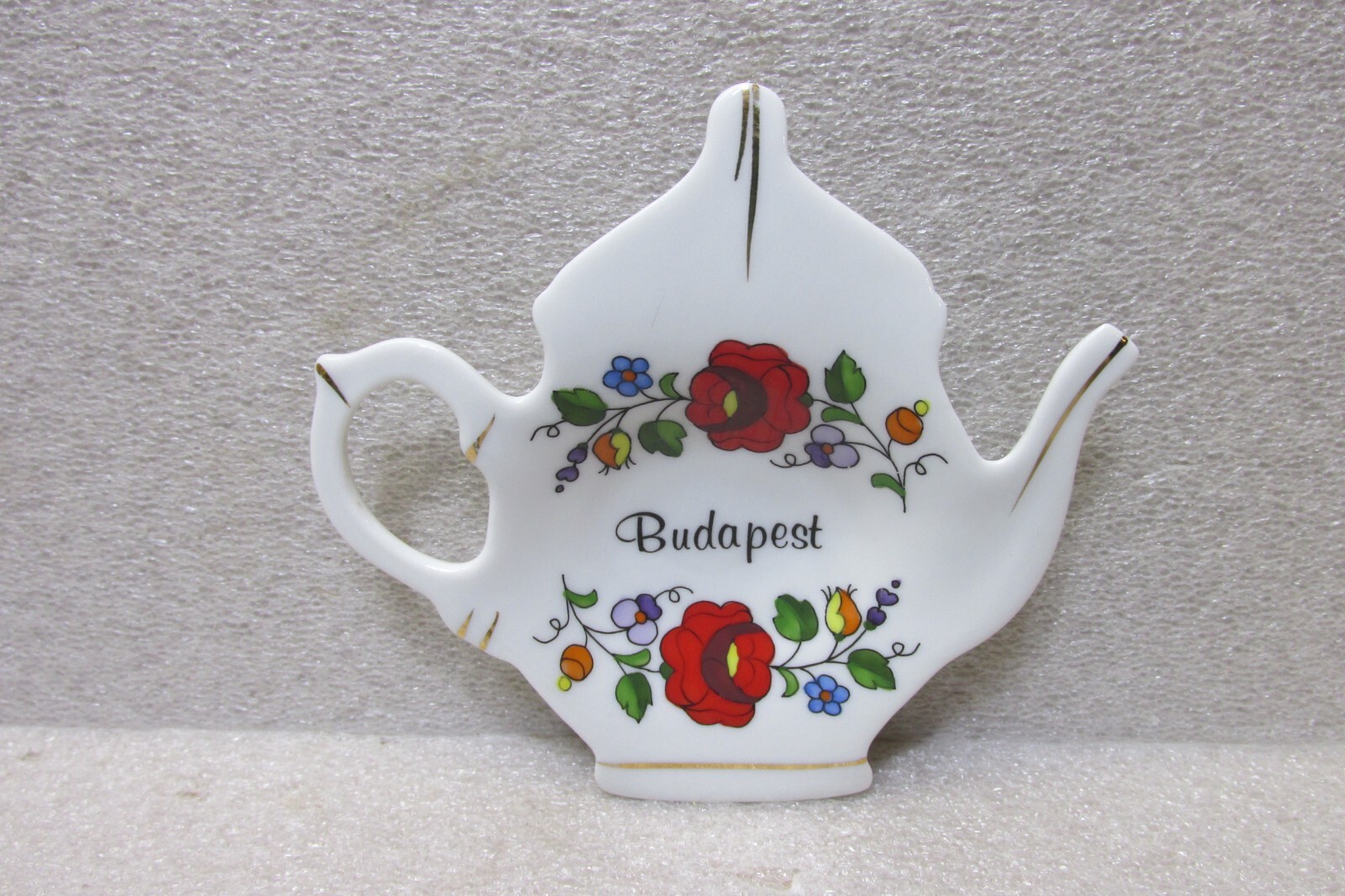 VINTAGE BUDAPEST, HUNGARY SOUVENIR PORCELAIN TEA BAG HOLDER KALOCSA