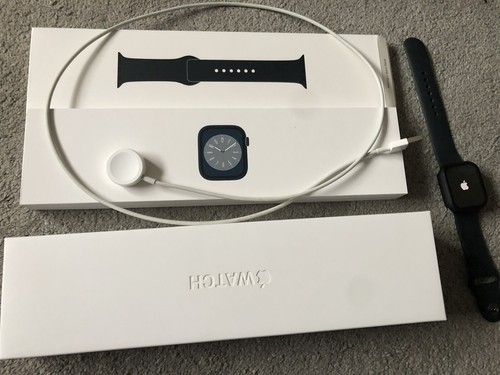 Apple Watch Series 8 41mm Midnight Aluminiowe etui z paskiem sportowym (podrapane) - Zdjęcie 8 z 10