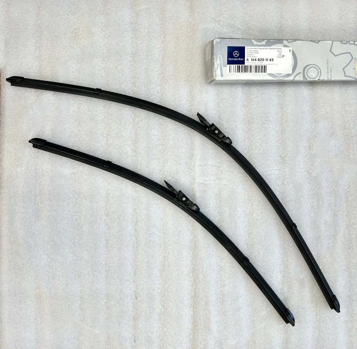 Mercedes-Benz W164 Front Wiper Blade Set A1648201145 Original