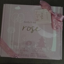 Body  Earth Spa Gift Set Rose Scent 5 Pieces Sealed