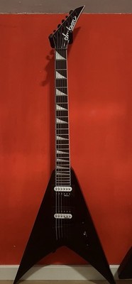 Jackson Flying V E-Gitarre V-Form Schwarz 6-saitig 24 Bünde Rechtshänder