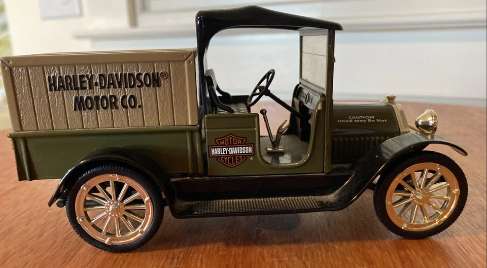 DieCast Harley-Davidson 1916 Studebaker Bank 1/24 Scale No Box Used Great Condit - Image 3 of 4